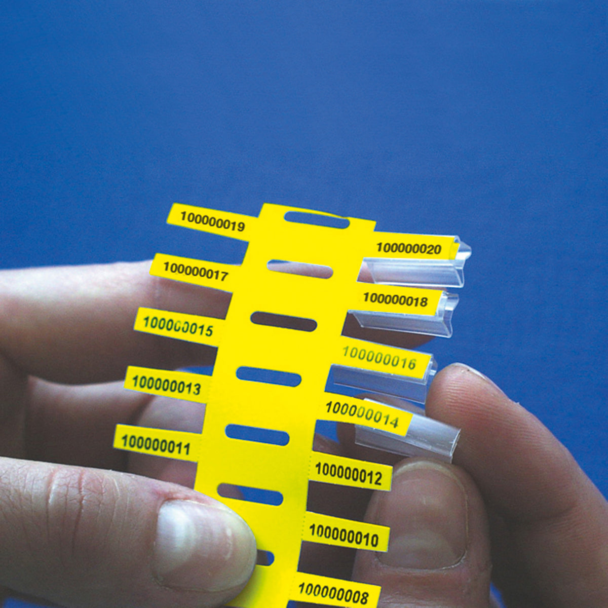 Brady BPTRDS-16x4,4-7696-YL Thermal Transfer Printable Rigid DuraSleeve Wire Marking Inserts 622073
