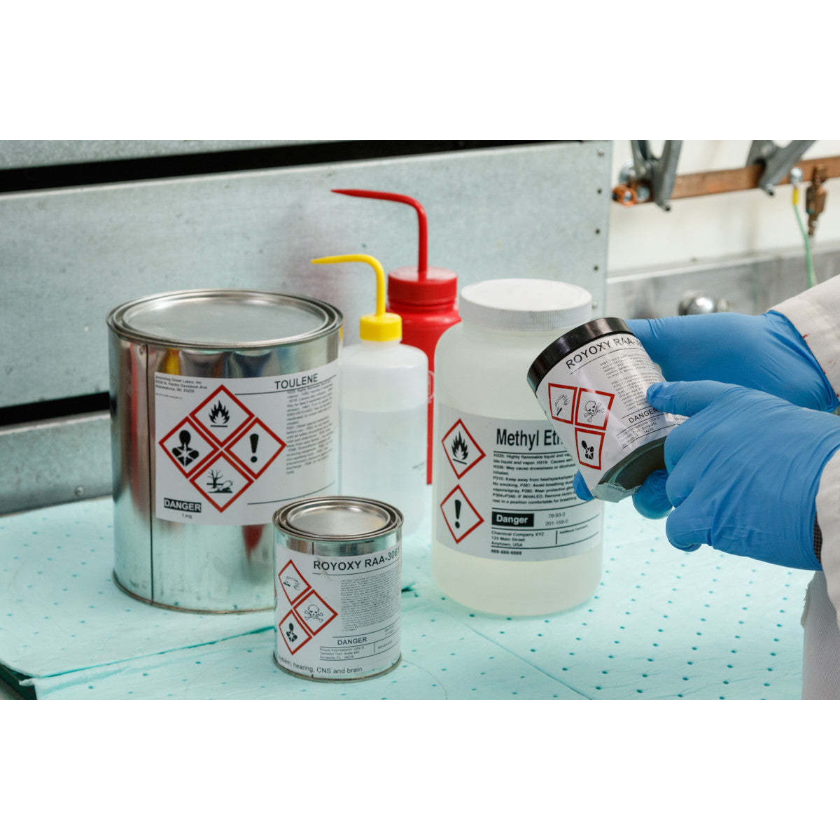 Brady B30-261-7569-CLP3B Pre-Printed Ghs/Clp Chemical Labels For Bbp3X/S3Xxx/I3300 Printers 121642