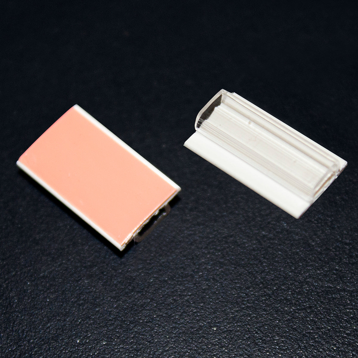 Brady ADM ADHESIVE TAG HOLDER AD.L16 DEHP Free L16 mm adhesive tag SATA16