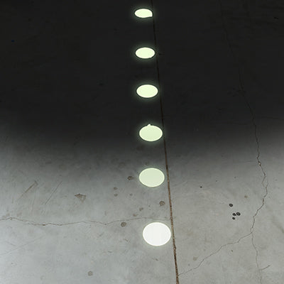 Brady Glow Dark Anti/S Flr Mark. Dots 50mm 10P Glow-in-the-dark anti-skid floor marking dots 224077